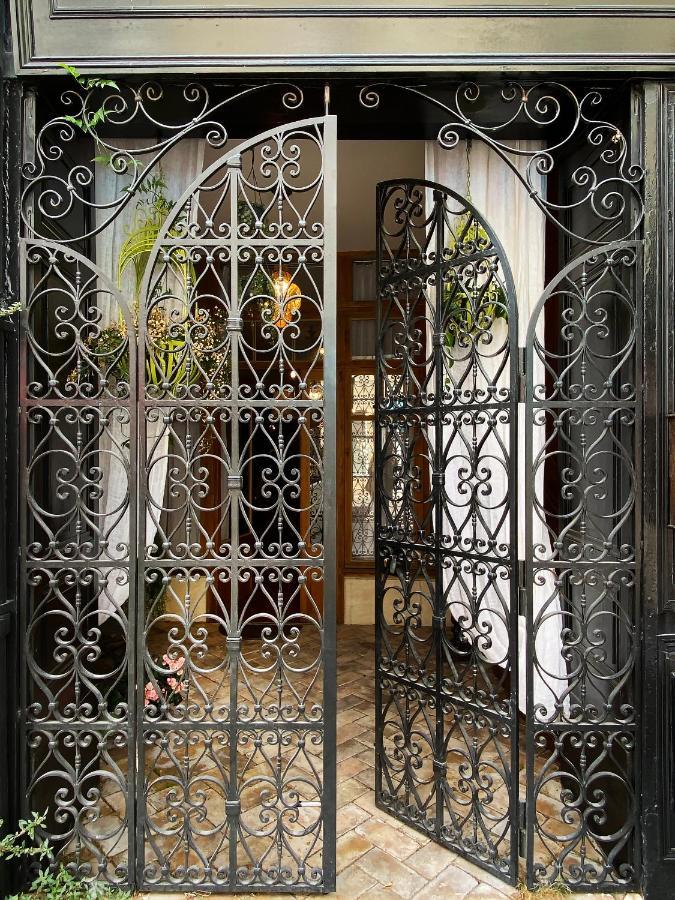 L'Heure Bleue - Charme Et Histoire Au Coeur D'Avignon Apartamento Exterior foto